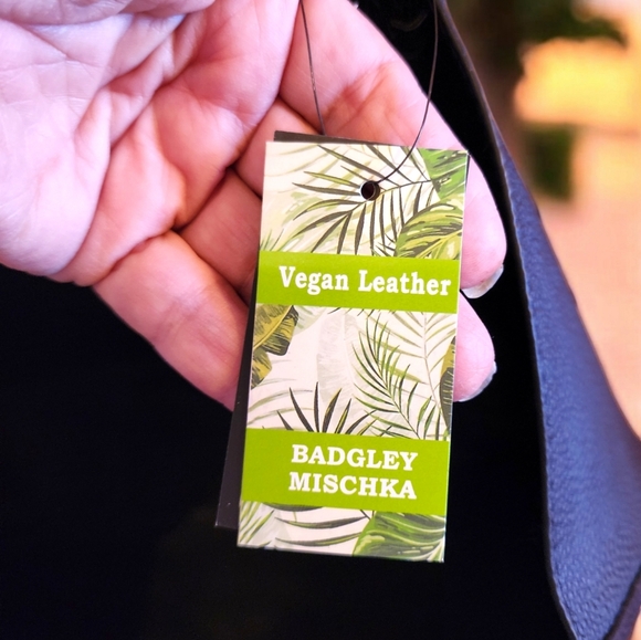 Badgley Mischka Decorative Chain Tote Bag Black Pebbled Vegan Leather - Picture 4 of 6